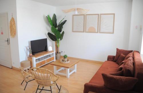 Dompierre-sur-Besbre Apartment | À 8min du parc LE PAL Le cocon de Kenna