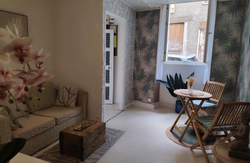 Chateaumeillant Apartment | À louer Charmant T2 en rez-de-chaussée à Châteaumeillant