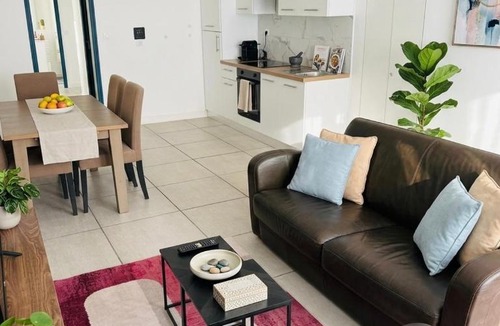 Neuilly-Saint-Front Apartment | Élégant et cosy 2 pièces entre histoire et champagne