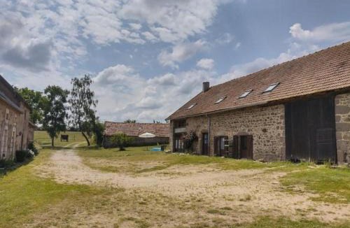 Saint-Bonnet-de-Four House | Évasion champêtre : Gîte rénové avec animaux acceptés - FR-1-489-561
