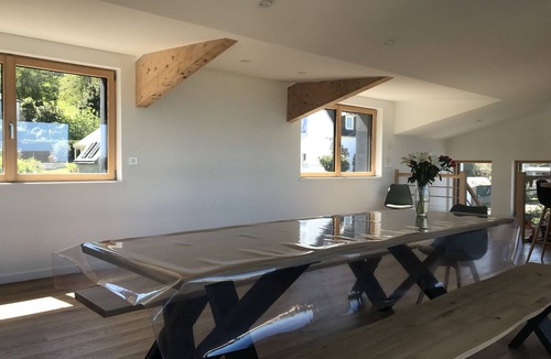 Plerin House | Évasion en bord de mer – Maison moderne à 30 m du sable