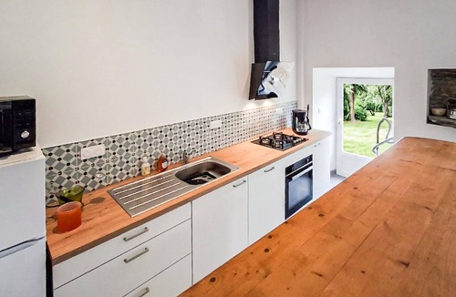 Rospez House | 1 bedroom pet friendly home in Rospez