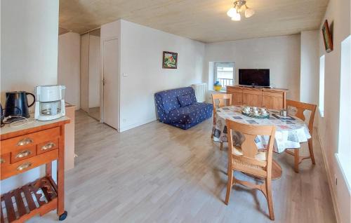 Usson-en-Forez Apartment | 1 Bedroom Stunning Apartment In Usson-En-Forez