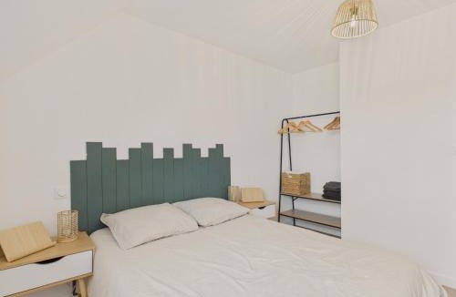Penvins House | 1 km plage - jolie maison 7 adultes 3 enfants