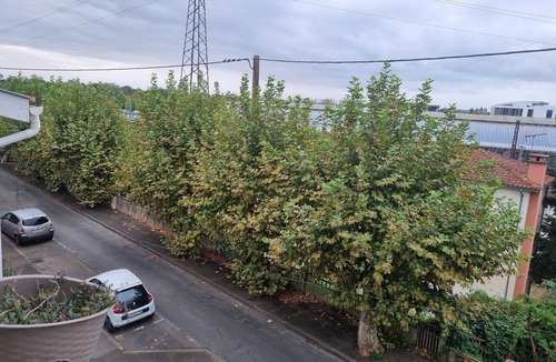 Saint-Paul-les-Dax Apartment | 1 -living 2-bedroom south-facing apartment in quiet residence near train station