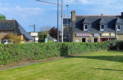 Pleubian House | 10 min. walk from the Sillon de Talbert, ideal house for a couple.
