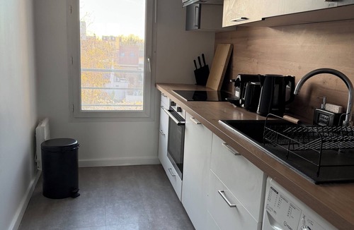 Le Bourget Apartment | 10 minutes from Paris - Haussmannian apartment - Private parking included - CDG