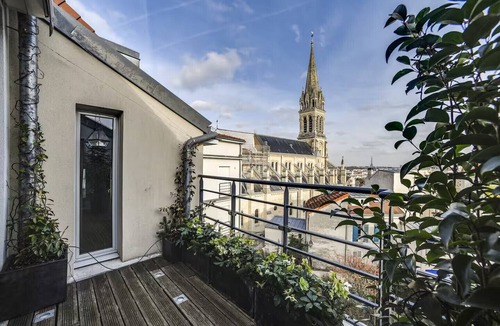Saint-Cloud Apartment | 100 m² terrace, parking, view of the Eiffel Tower
