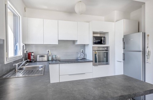 Baden House | 100m from the beach, house for 7, seaview