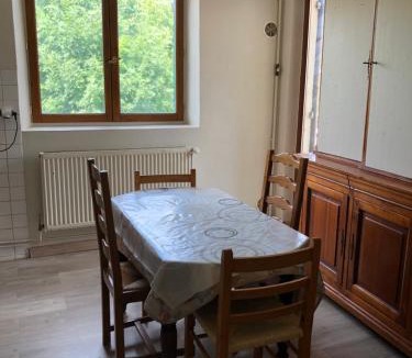 Vizille Apartment | 100metres du château au 116 Rue de la République vizille