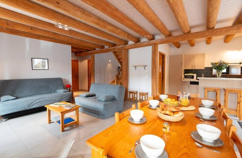 Albaret-le-Comtal House | 110 m² Gîte ∙ 3 bedrooms ∙ 10 guests