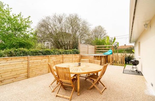 Saint-Vincent-de-Tyrosse House | 120 m² House ∙ 3 bedrooms ∙ 7 guests