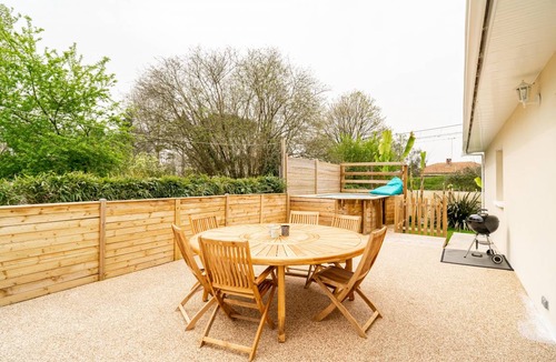 Saint-Vincent-de-Tyrosse House | 120 m² House ∙ 3 bedrooms ∙ 8 guests