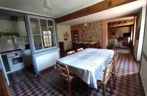 Renaison Cottage | 132 sqm Cottage with Fireplace and Garden in Renaison
