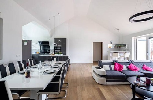 Parthenay House | 140 m² House ∙ 5 bedrooms ∙ 9 guests