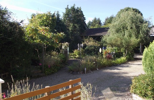 Merleac Cottage | 15 mins from Lac de Guerledan and 40 mins from the beaches on the north coast.