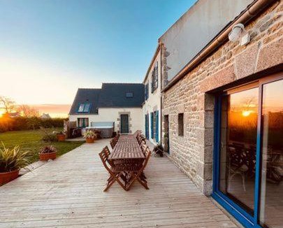 Kerlouan House | 15 pers, jacuzzi, 40m de la mer, 8 chambres, weekends, nuitée, séminaire