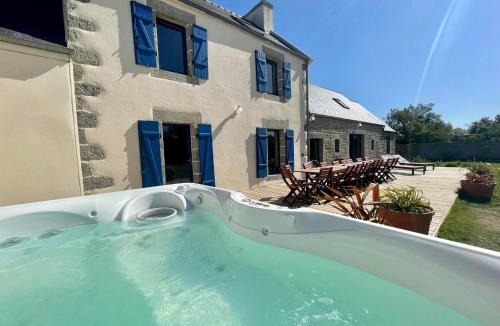Kerlouan House | 15 pers, jacuzzi, 40m de la mer, 8 chambres, weekends, nuitée, séminaire
