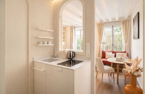 Saint-Germain-des-Pres Apartment | 1538 Visconti