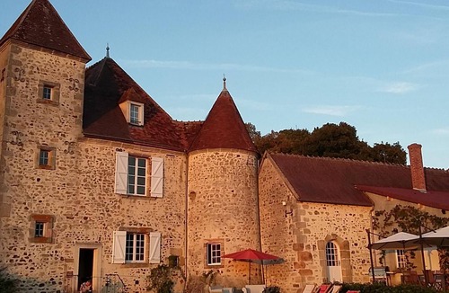 Le Brethon Cottage | 15th Century House with Garden and Pool in Nature