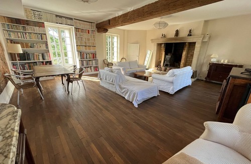 Retz-en-Valois Agglomeration House | 17th-century convent, near Paris, with a pool, 6 bedrooms