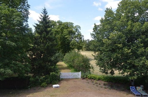 Jeu-les-Bois Cottage | 19th-century hunting lodge, 2 bedrooms, garden, near GR46, WiFi