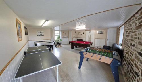 Plemet House | 2 Bed Cottage Sleeps 5 with Pool and Pet Friendly