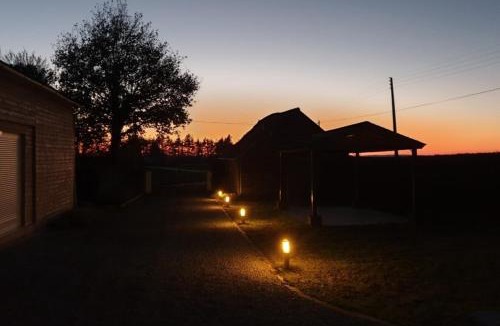 Plemet House | 2 Bed Cottage Sleeps 5 with Pool and Pet Friendly