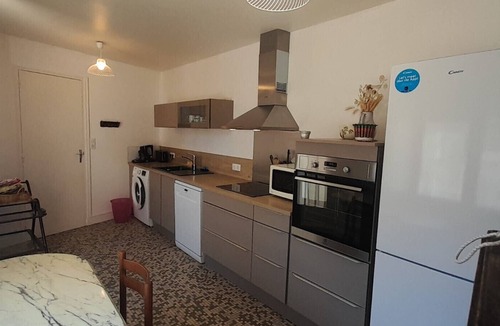 Levroux Apartment | 2 bedroom apartment with terrace- Wifi in the heart of Levroux