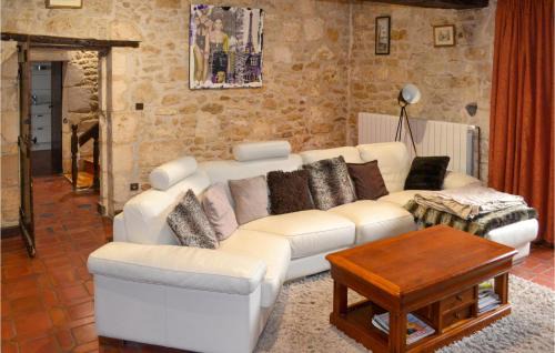 Saint Jean d'Angle House | 2 Bedroom Beautiful Home In Saint-Jean-D'angle