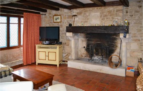 Saint Jean d'Angle House | 2 Bedroom Beautiful Home In Saint-Jean-D'angle
