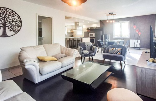 Etables-sur-Mer House | 2 bedroom awesome home in Binic-Etables-sur-Mer