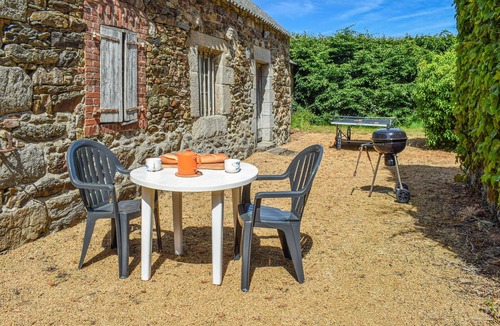 Quemper-Guezennec House | 2 bedroom gorgeous home in Quemper Guezennec