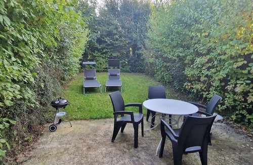La Roche-Derrien House | 2-bedroom house, near (15mns) côtes de Granit Rose, des Ajoncs and du Goëlo.