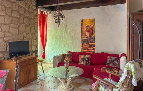 Pied-de-Borne House | 2 Bedroom Lovely Home In Pied-De-Borne