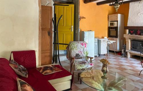 Pied-de-Borne House | 2 Bedroom Lovely Home In Pied-De-Borne