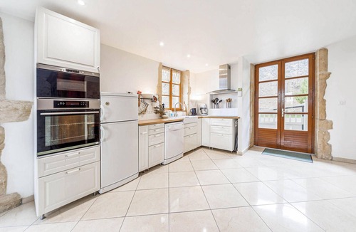 Oye House | 2 bedroom nice home in Oyé