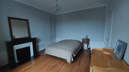 Lizy-sur-Ourcq House | 2 Chambres dans maison bourgeoise avec piscine, proche Disney et Roissy