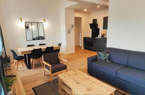 Clermont-Ferrand Apartment | 2 en 1, 10 pers, parking, Wifi