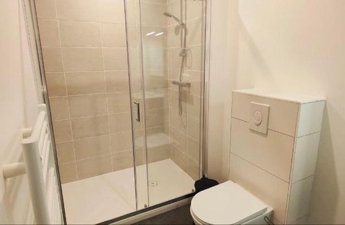 Clermont-Ferrand Apartment | 2 en 1, 10 pers, parking, Wifi