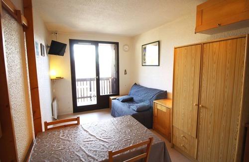 Auris Apartment | 2-room apartment, 3 beds, pet-friendly, parking near slopes