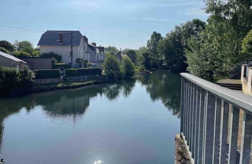 Bourges Apartment | 2-room apartment near Marais and CV