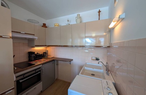 Les Angles Apartment | 2-room apartment with south-facing balcony and private parking