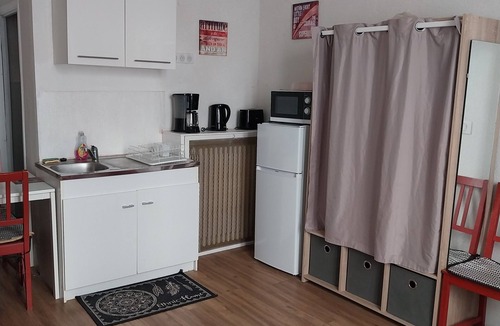 Neris-les-Bains Apartment | 20.50M2 STUDIO on the ground floor FOR 1 OR 2 PEOPLE