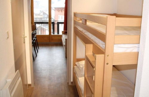 Briancon Apartment | 200m from resort center, 5th floor, balcony, tv, ski locker, 34m², Serre Chevalier