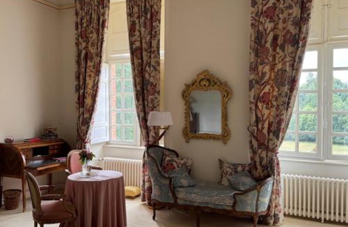 Lombron House | 24H LE MANS Château de Lauresse chambres d'hôtes Luxe, avec services
