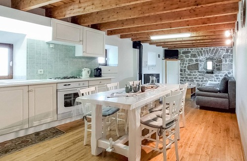 Essertines-en-Chatelneuf House | 3 bedroom amazing home in Essertines-en-Châtelne