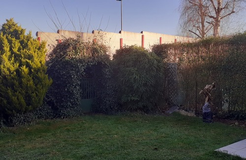 Lognes Apartment | 3 bedroom apartment, large living room, garden and terrace
