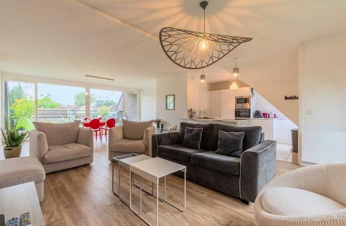 Roubaix Apartment | 3 bedroom apartment w/private parking and terrace