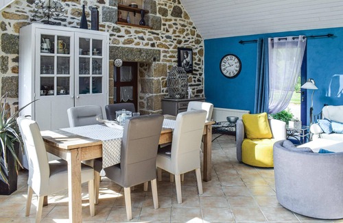 Begard House | 3 bedroom nice home in Trézélan/Bégard